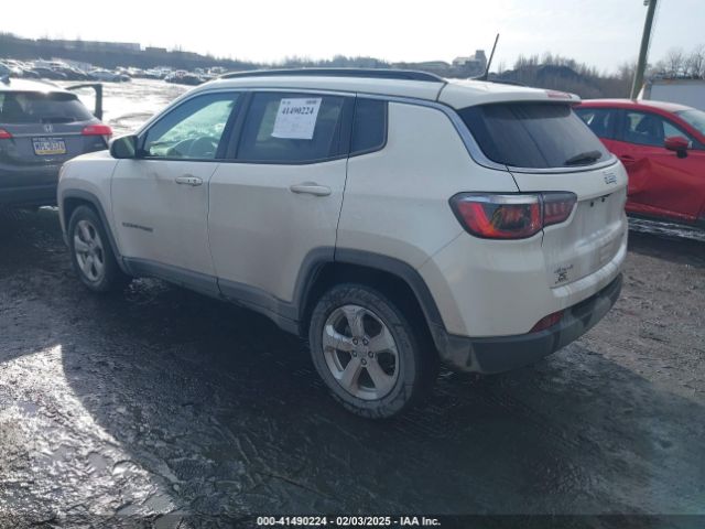 3C4NJDBB7KT703593 Jeep Compass Latitude 4x4
