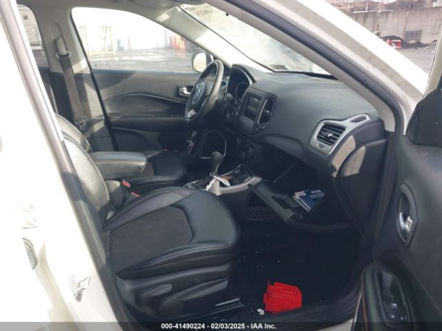 3C4NJDBB7KT703593 Jeep Compass Latitude 4x4