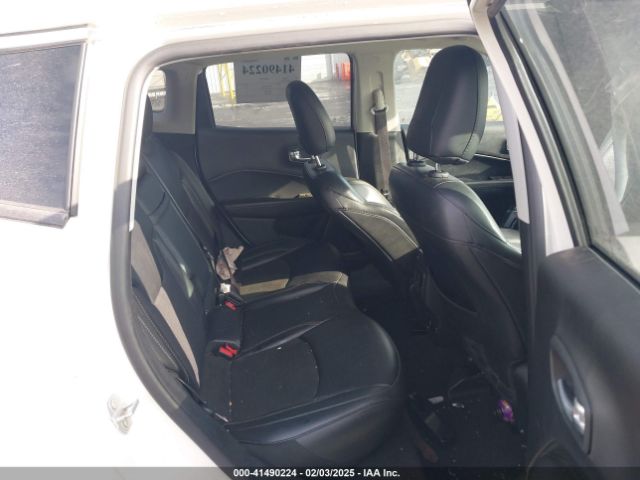 3C4NJDBB7KT703593 Jeep Compass Latitude 4x4
