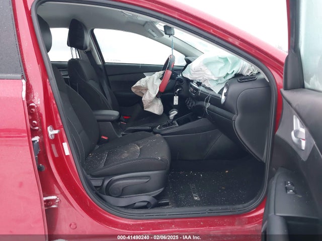 3KPF24AD5PE621085 KIA Forte Lxs