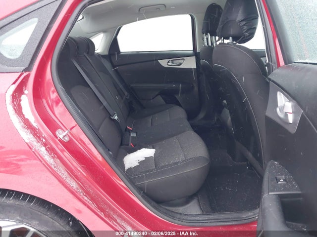 3KPF24AD5PE621085 KIA Forte Lxs
