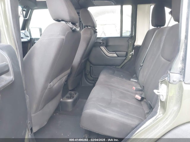 1C4BJWDG5FL697687 Jeep Wrangler Unlimited Sport