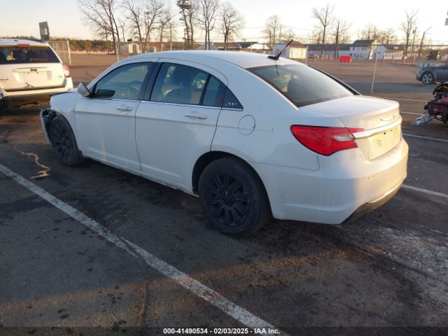 2013 CHRYSLER 200 1C3CCBAB2DN559529 Photo 2