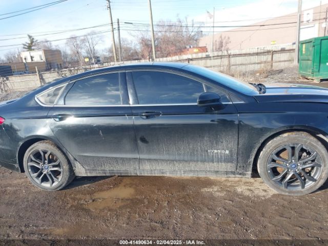 3FA6P0LUXJR131707 Ford Fusion Hybrid Se