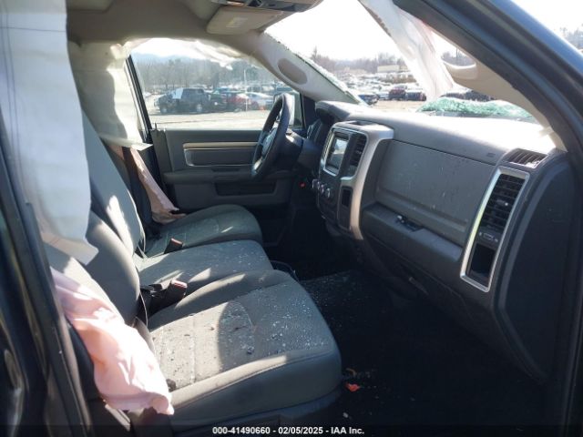 2017 RAM 1500 1C6RR6TT3HS768794 Photo 4