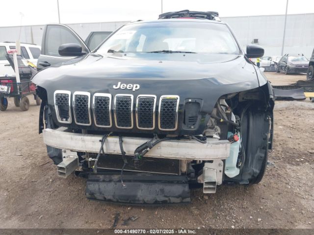 1C4PJLCB8KD147771 Jeep Cherokee Latitude Fwd