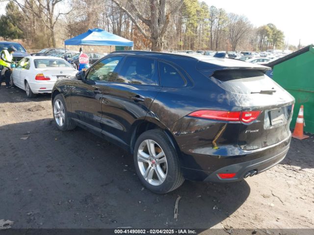 2018 JAGUAR F-PACE SADCL2FN9JA250887 Photo 2