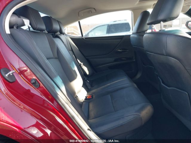 58ADA1C18NU019683 Lexus ES 300H