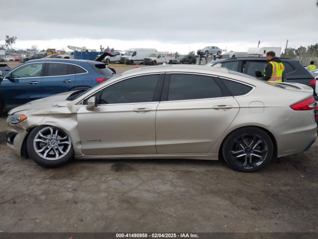 3FA6P0RU4KR200299 Ford Fusion Hybrid Titanium