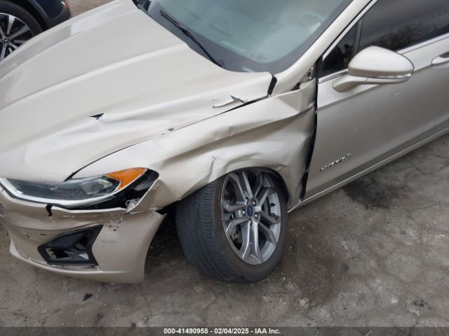 3FA6P0RU4KR200299 Ford Fusion Hybrid Titanium