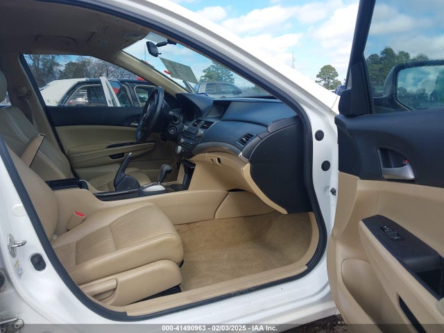 41490963 :رقم المزاد ، 1HGCP2F64CA042851 vin ، 2012 Honda Accord 2.4 Se مزاد بيع