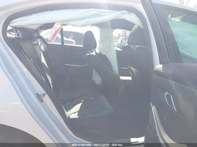 3MW89FF01R8E80598 BMW 3 Series 330i Xdrive