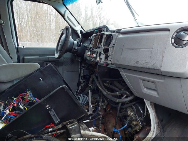 1FDSS3ELXEDB15210 Ford E-350 Super Duty Commercial