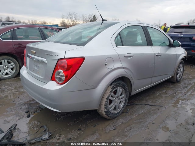 Chevrolet Sonic Lt Auto 2014 1G1JC5SH9E4164223 Image 4