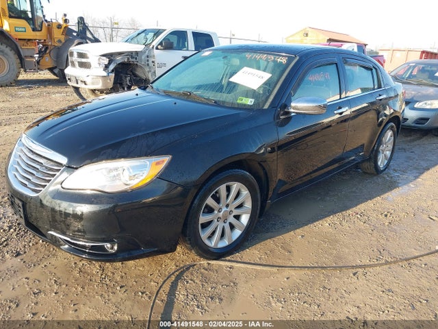 Chrysler 200 Limited 2014 1C3CCBCG0EN159320 Image 2