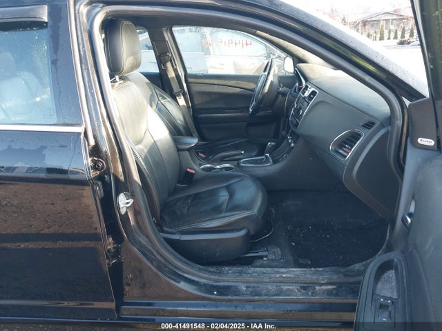 Chrysler 200 Limited 2014 1C3CCBCG0EN159320 Image 5