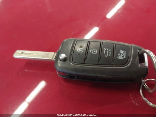KMHLL4AG5NU368239 Hyundai ELANTRA SE