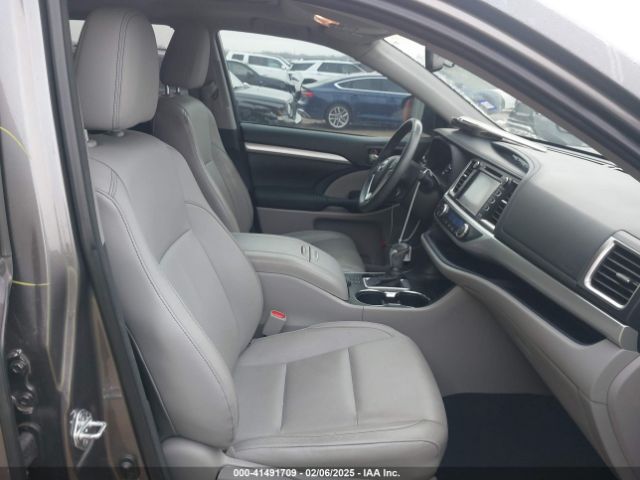 5TDKKRFHXFS090431 Toyota Highlander Xle V6