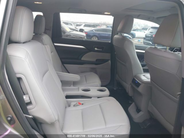 5TDKKRFHXFS090431 Toyota Highlander Xle V6