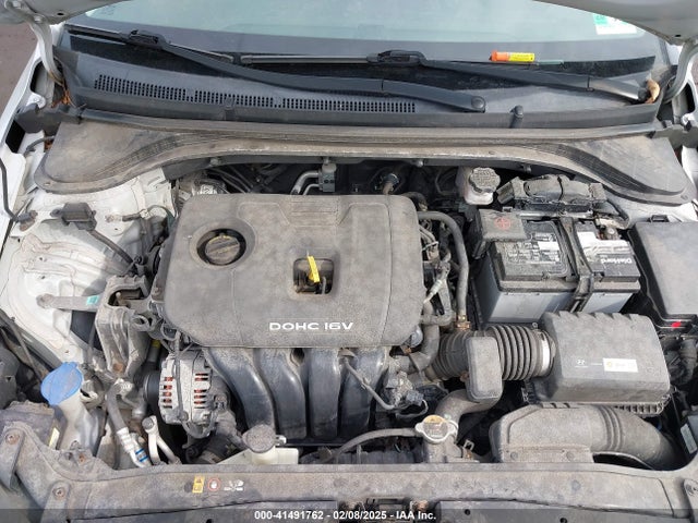 Hyundai ELANTRA SE 2017 5NPD84LF3HH042274 Image 10