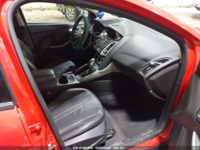 1FADP3F25EL128432 Ford FOCUS SE