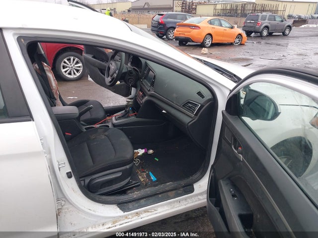 5NPD84LF2JH324508 Hyundai ELANTRA SEL