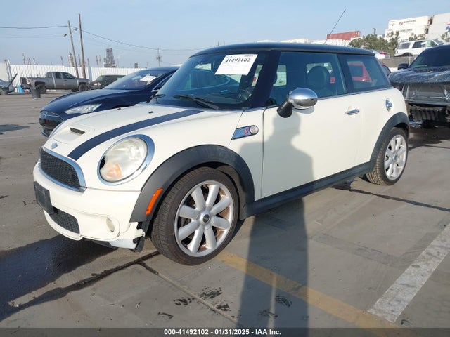 2007 MINI COOPER S WMWMF73547TL92521 Photo 1