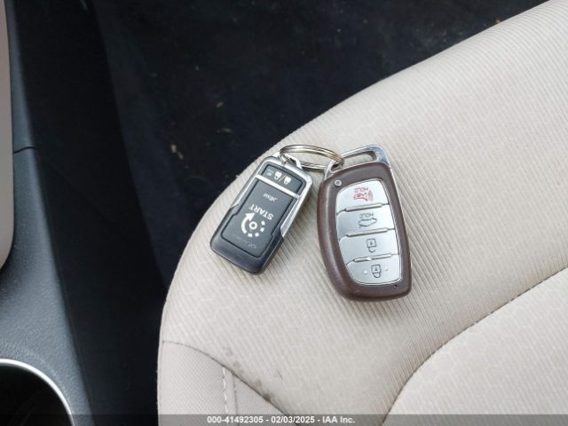 5NPD84LFXJH335739 Hyundai Elantra Value Edition