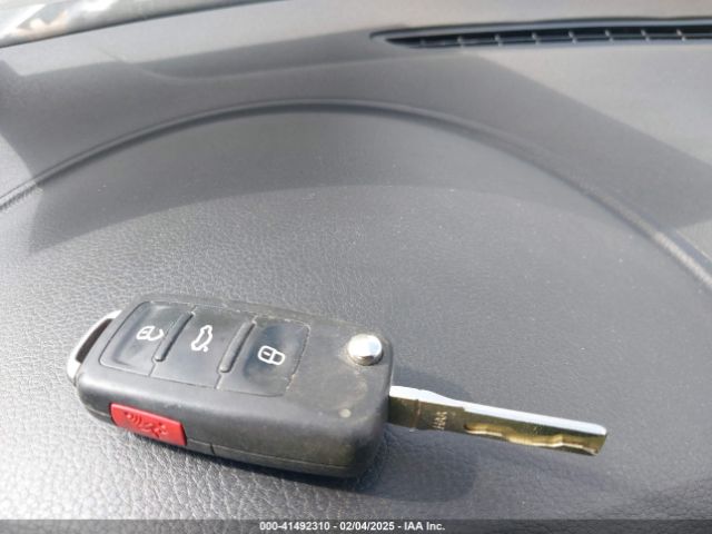 WVGAV7AX2HK042353 Volkswagen Tiguan 2.0t/2.0t S