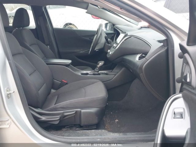 1G1ZD5ST0NF171389 Chevrolet Malibu Fwd Lt