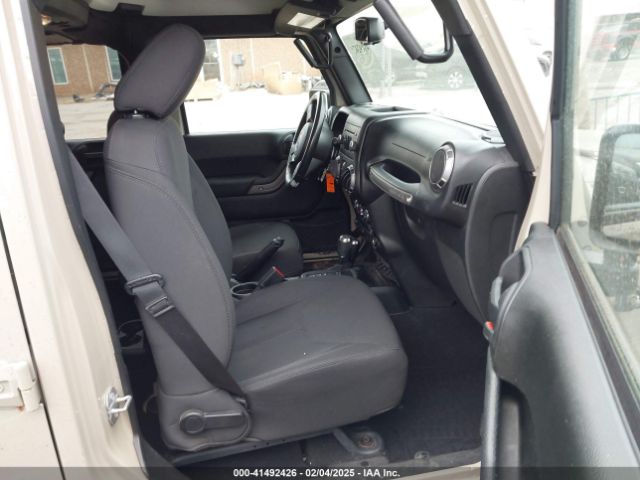 1C4BJWDG8HL751681 Jeep Wrangler Unlimited Sport