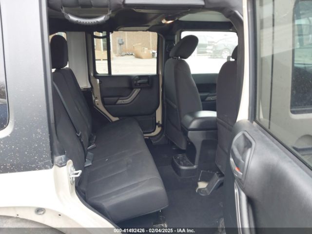 1C4BJWDG8HL751681 Jeep Wrangler Unlimited Sport
