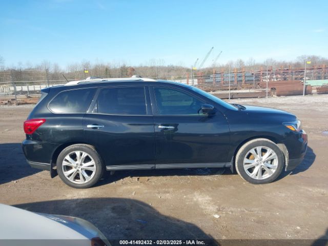 5N1DR2MN0JC675254 Nissan Pathfinder Sl