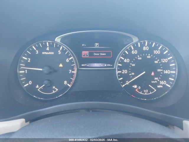 5N1DR2MN0JC675254 Nissan Pathfinder Sl