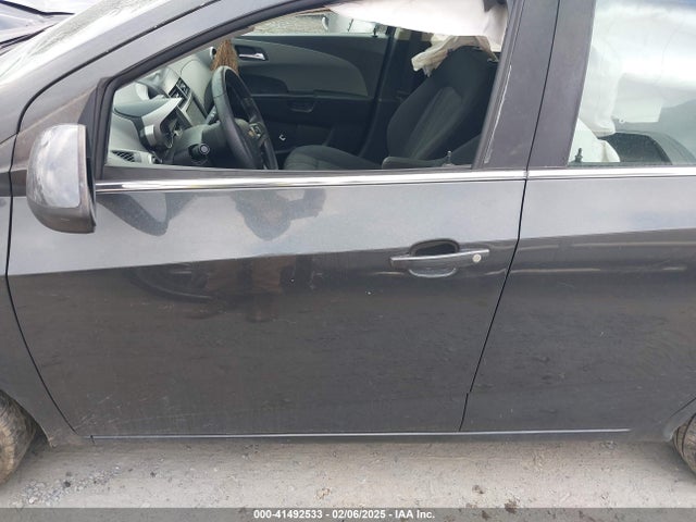 1G1JC6SH6G4103579 Chevrolet Sonic Lt Auto