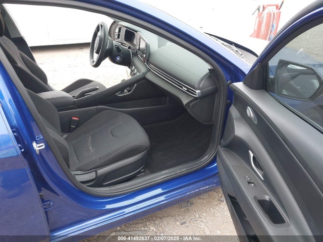 KMHLL4DG9SU917755 Hyundai ELANTRA SE