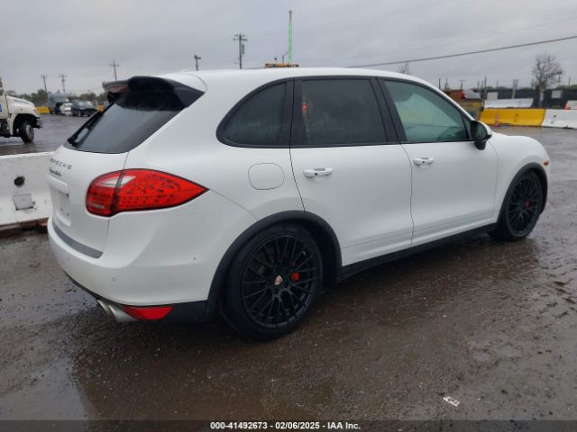 2013 PORSCHE CAYENNE WP1AC2A25DLA92877 Photo 3