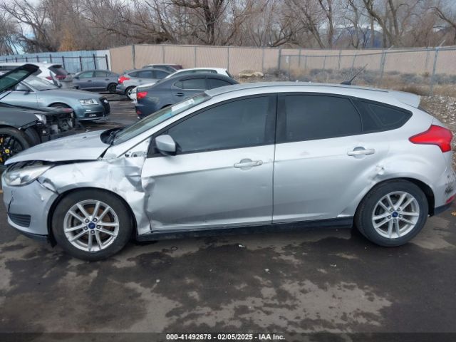1FADP3K2XJL260800 Ford FOCUS SE