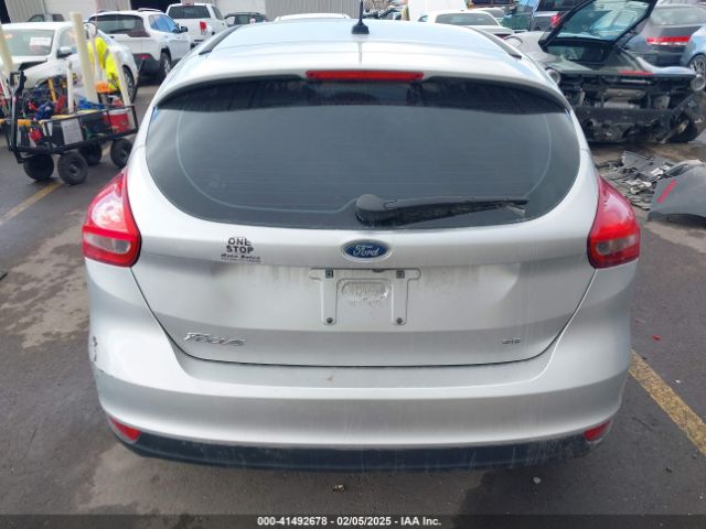 1FADP3K2XJL260800 Ford FOCUS SE