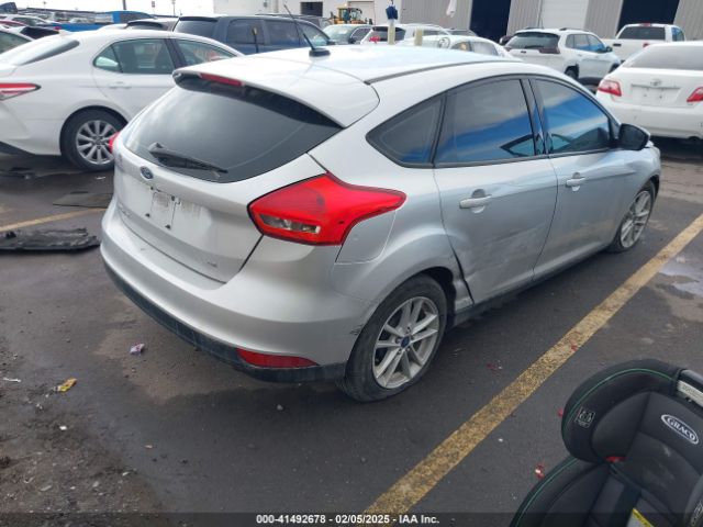 1FADP3K2XJL260800 Ford FOCUS SE