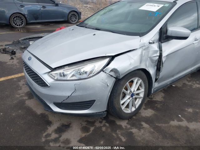 1FADP3K2XJL260800 Ford FOCUS SE