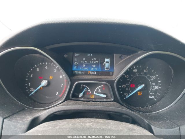 1FADP3K2XJL260800 Ford FOCUS SE
