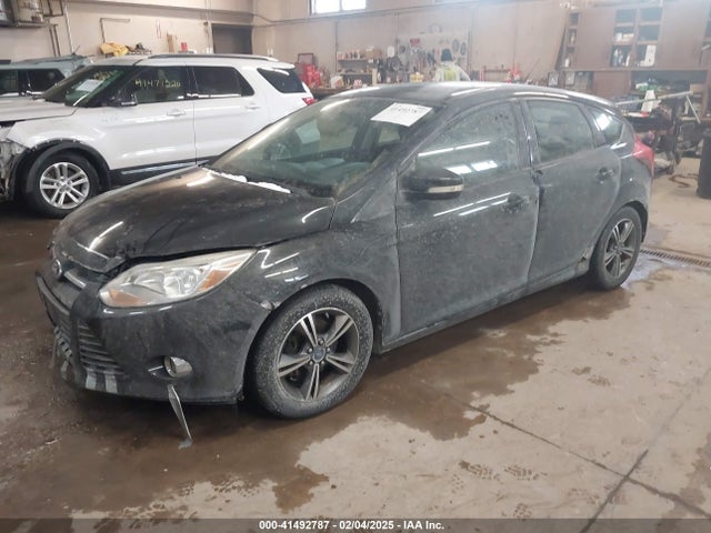 Ford FOCUS SE 2014 1FADP3K22EL328612 Image 2