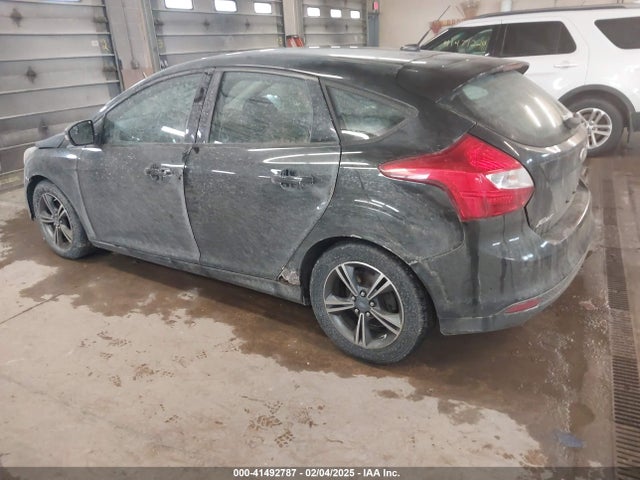 Ford FOCUS SE 2014 1FADP3K22EL328612 Image 3