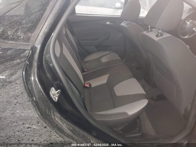 Ford FOCUS SE 2014 1FADP3K22EL328612 Image 8