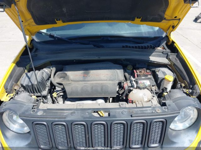 ZACCJBCT0FPB47305 Jeep Renegade Trailhawk