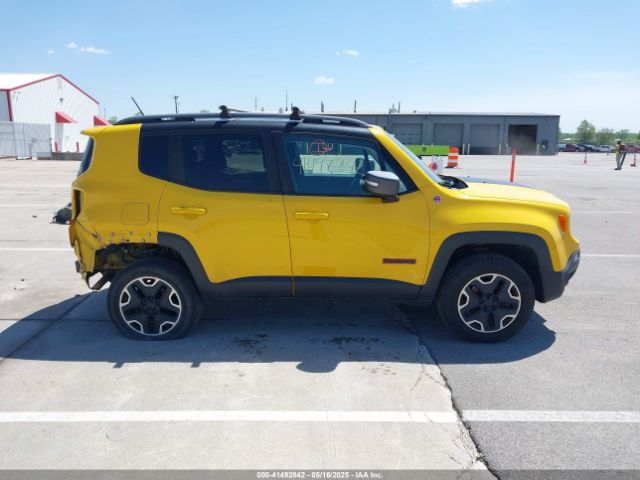 ZACCJBCT0FPB47305 Jeep Renegade Trailhawk