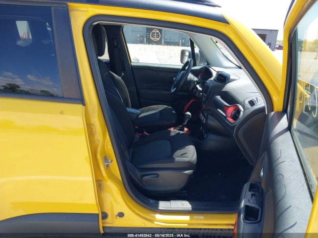 ZACCJBCT0FPB47305 Jeep Renegade Trailhawk
