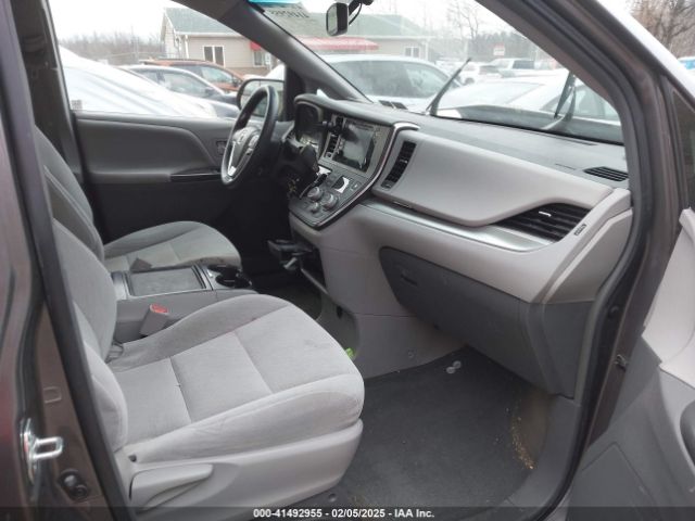 5TDKK3DC6FS528608 Toyota Sienna Le 8 Passenger