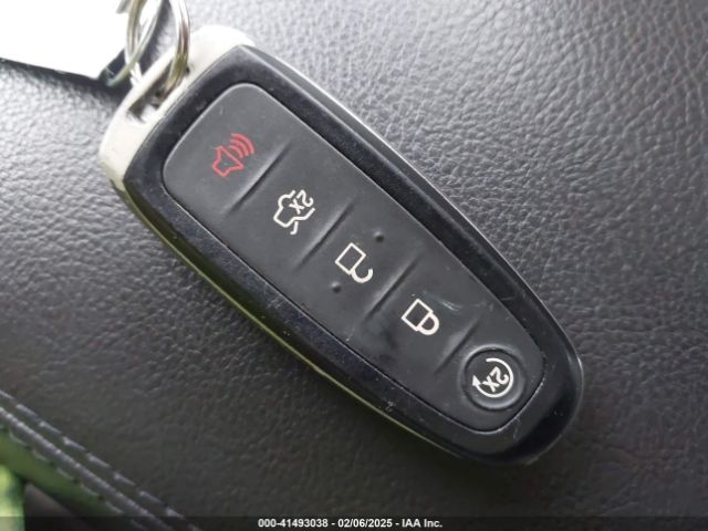 1FADP3N27JL316865 Ford Focus Titanium